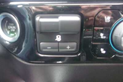 2022 Chevrolet 1500 Crew Cab, $32999.0. Photo 12