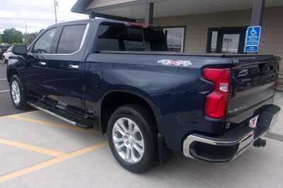 2022 Chevrolet 1500 Crew Cab, $32999.0. Photo 5