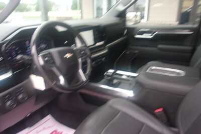 2022 Chevrolet 1500 Crew Cab, $32999.0. Photo 8