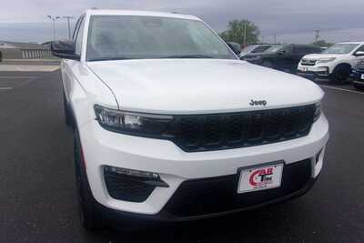 2023 Jeep Grand Cherokee, $28349.0. Photo 3