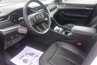 2023 Jeep Grand Cherokee, $28349.0. Photo 9
