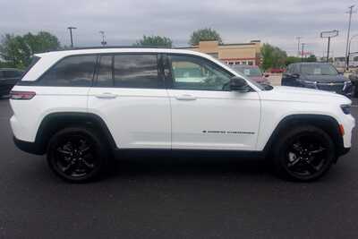 2023 Jeep Grand Cherokee, $28349.0. Photo 1