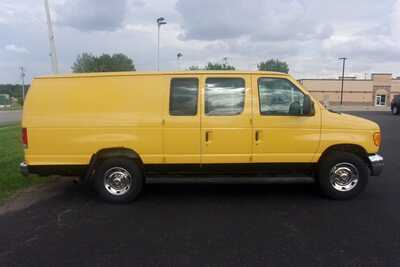 2004 Ford Econoline Cargo, $3349.0. Photo 2