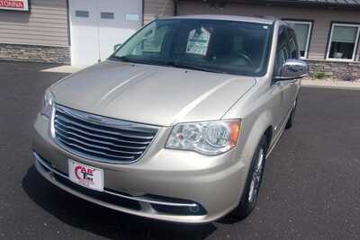 2013 Chrysler Town & Country, $7349.0. Photo 3