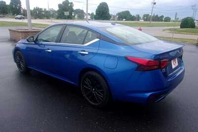 2025 Nissan Altima, $21349.0. Photo 4