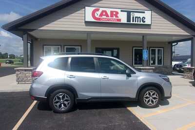 2020 Subaru Forester, $15349.0. Photo 1