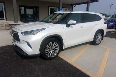 2023 Toyota Highlander, $33349.0. Photo 2