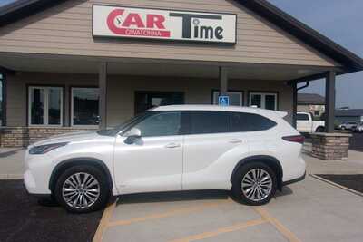 2023 Toyota Highlander, $33349.0. Photo 1