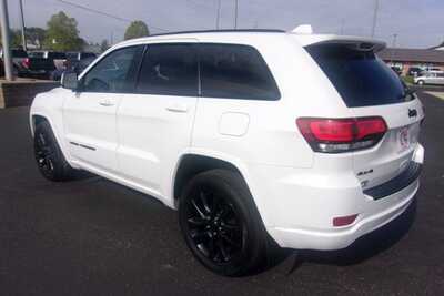 2018 Jeep Grand Cherokee, $18349.0. Photo 4