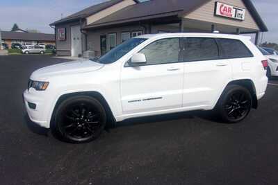 2018 Jeep Grand Cherokee, $18349.0. Photo 1