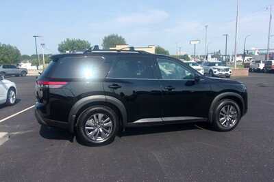 2024 Nissan Pathfinder, $23349.0. Photo 2