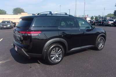 2024 Nissan Pathfinder, $23349.0. Photo 3
