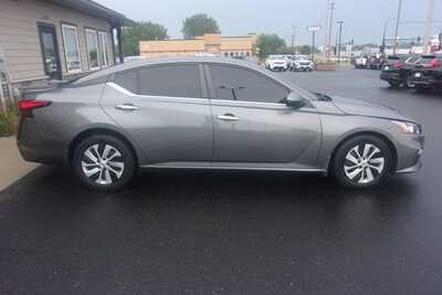 2020 Nissan Altima, $13349.0. Photo 4