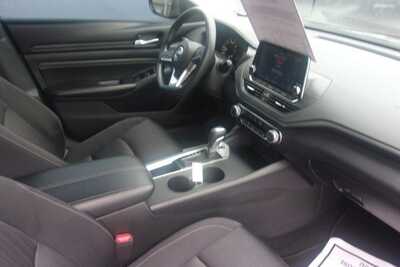 2020 Nissan Altima, $13349.0. Photo 6