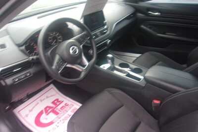 2020 Nissan Altima, $13349.0. Photo 7