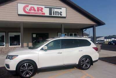 2017 Nissan Pathfinder, $13349.0. Photo 1