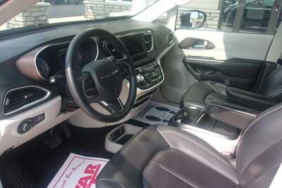 2020 Chrysler Voyager, $0. Photo 7