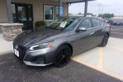 2025 Nissan Altima, $20349.0. Photo 2