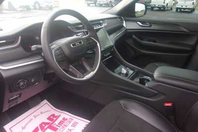 2024 Jeep Grand Cherokee L, $26349.0. Photo 10