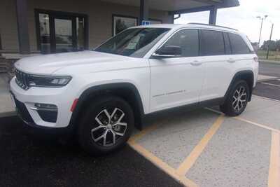 2024 Jeep Grand Cherokee, $30349.0. Photo 2