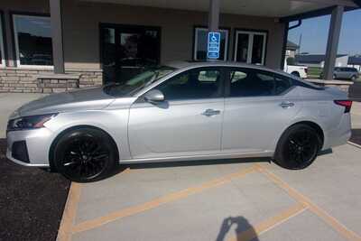 2025 Nissan Altima, $20349.0. Photo 2