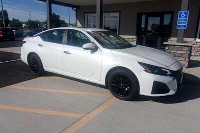 2025 Nissan Altima, $20349.0. Photo 2