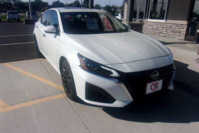 2025 Nissan Altima, $20349.0. Photo 4