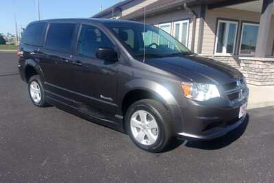 2018 Dodge Caravan, Grand, $22349.0. Photo 2