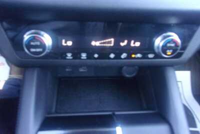 2022 Mitsubishi Outlander, $18349.0. Photo 8
