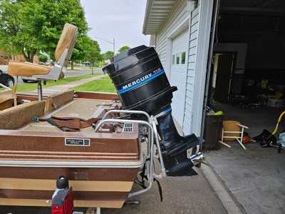 1981 Canjun bass boat, $2900. Photo 4