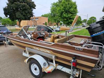 1981 Canjun bass boat, $2900. Photo 5