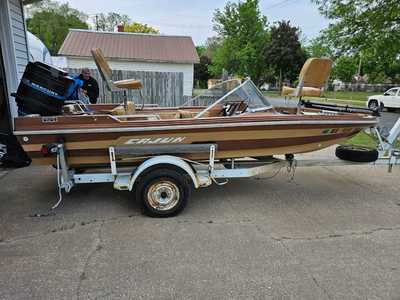 1981 Canjun bass boat, $2900. Photo 1