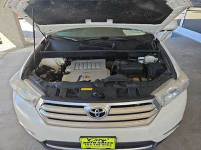 2013 Toyota Highlander, $8950. Photo 4