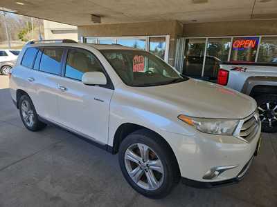 2013 Toyota Highlander, $9750. Photo 1