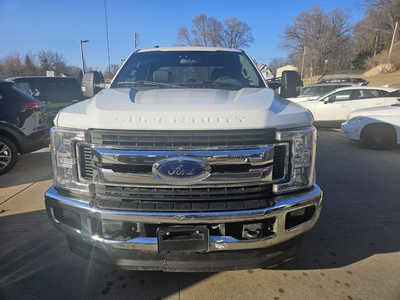 2019 Ford F350 Crew Cab, $21750. Photo 4