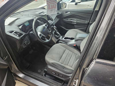 2015 Ford Escape, $5950. Photo 5