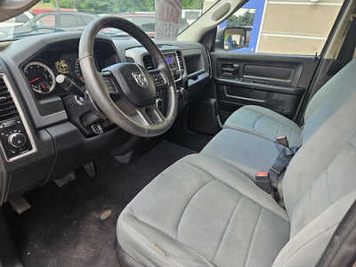 2014 RAM 1500 Ext Cab, $13450. Photo 5