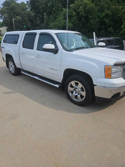 2011 GMC 1500 Crew Cab, $5950. Photo 1