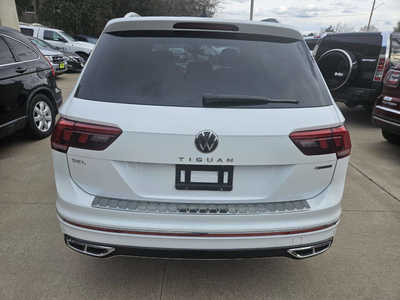 2022 Volkswagen Tiguan, $29750. Photo 4