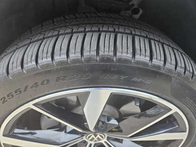 2022 Volkswagen Tiguan, $29750. Photo 9