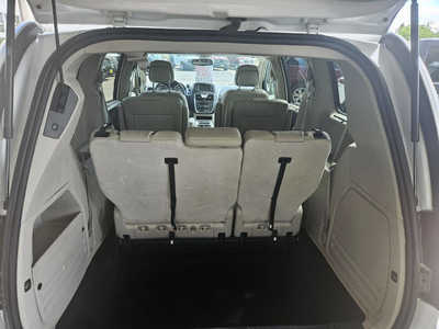 2015 Chrysler Town & Country, $7950. Photo 8
