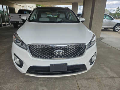 2016 Kia Sorento, $8750. Photo 2