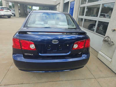 2007 Kia Optima, $5750. Photo 2