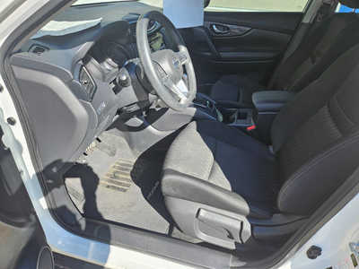 2017 Nissan Rogue, $7950. Photo 5