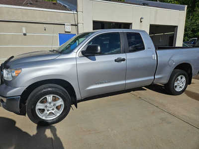 2011 Toyota Tundra, $8750. Photo 3