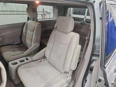 2016 Nissan Quest, $4950. Photo 3