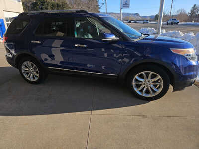 2015 Ford Explorer, $7950. Photo 3