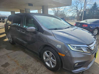 2018 Honda Odyssey, $13750. Photo 2