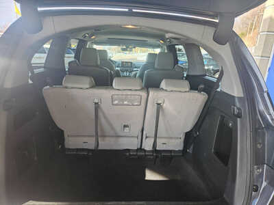 2018 Honda Odyssey, $13750. Photo 9