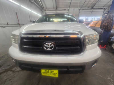 2010 Toyota Tundra Crew Cab, $11750. Photo 2